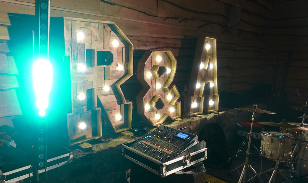 Wedding band music at the Oakwood of Rhyther, Leeds